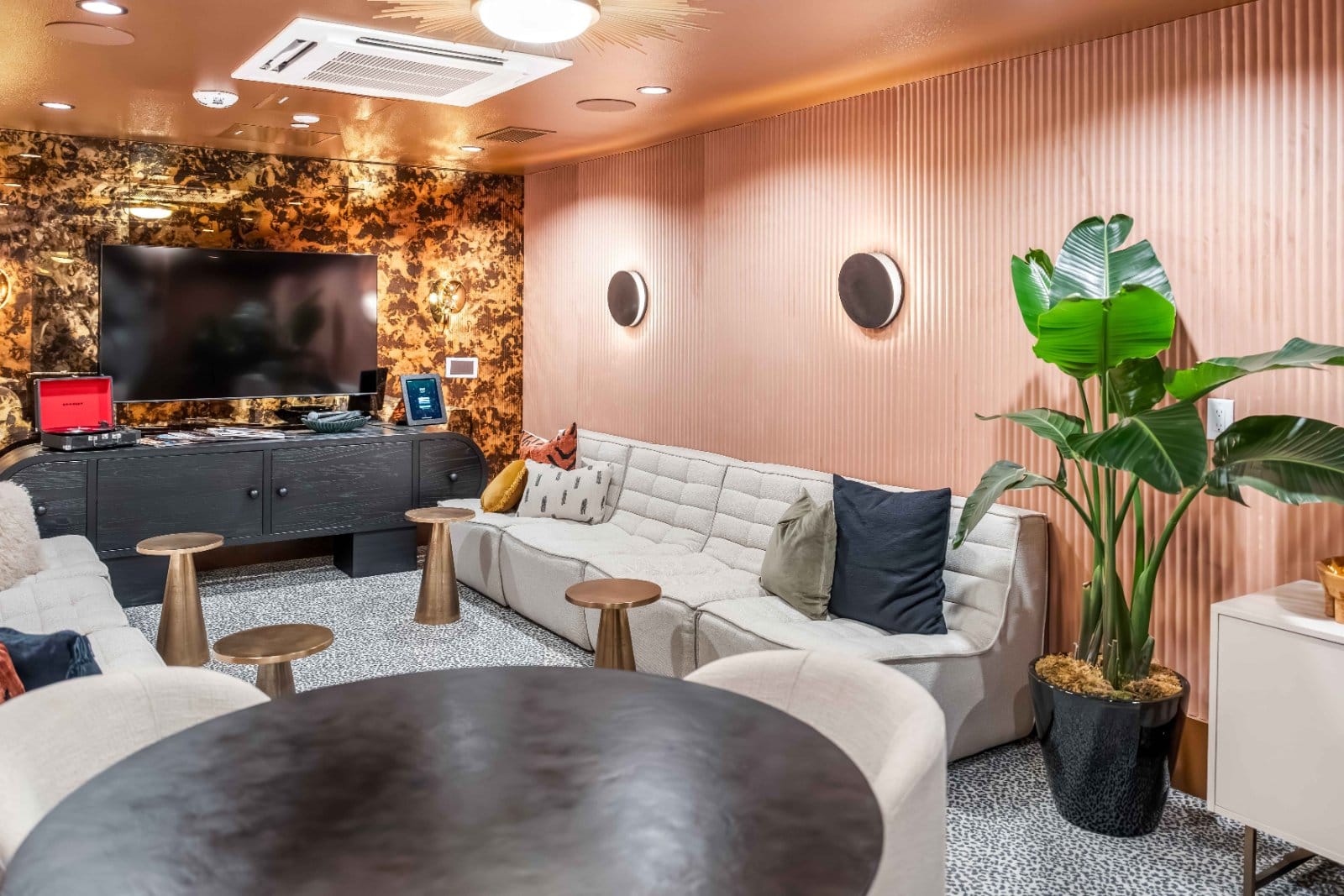 Lounge and conference rooms at Aurum, Orange County
